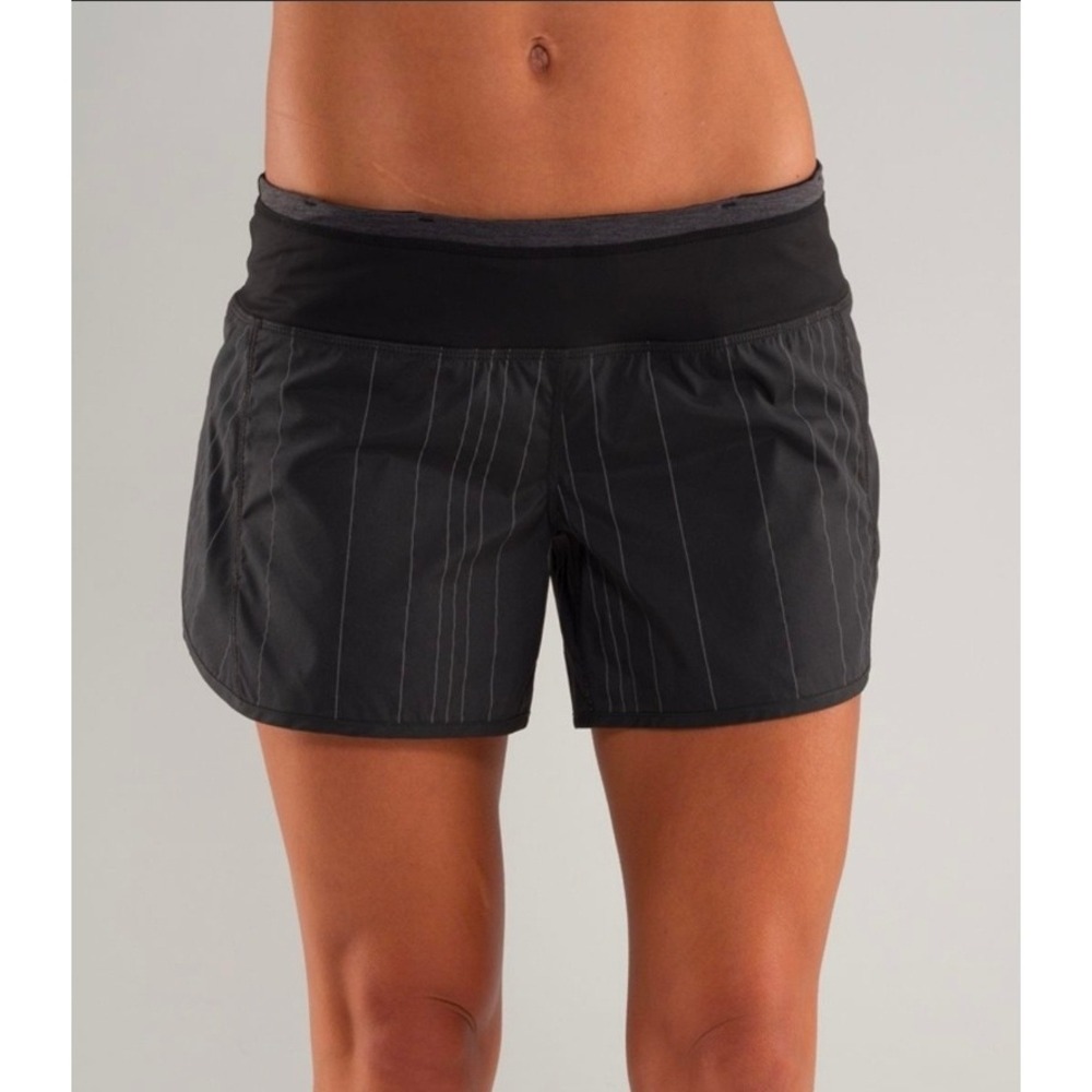 Lululemon Hotty Hot Shorts Black Stripe Women's Athletic Running‎ Gym Size 4